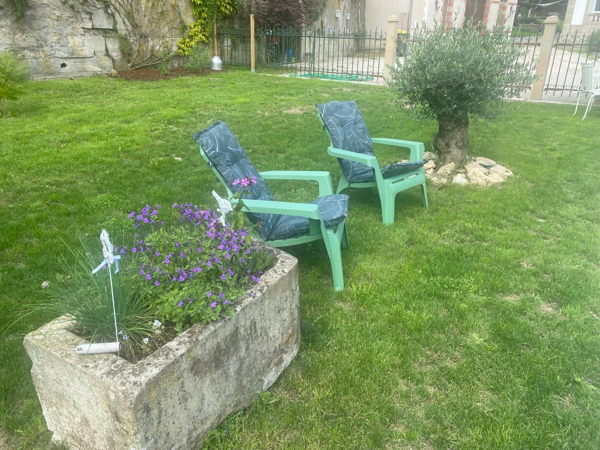 Le Chateau De Monthureux Le Sec Kültér fotó